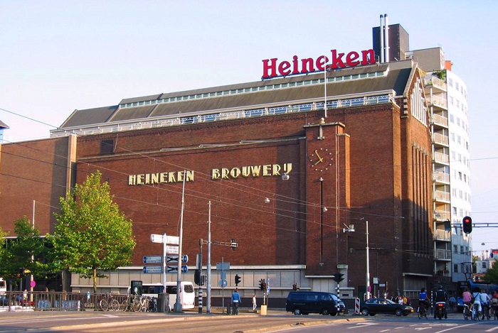 Nhà máy bia Heineken đầu tiên được thành lập tại thành phố Amsterdam, Hà Lan