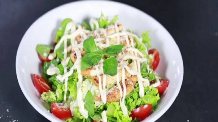 Công thức đơn giản, dễ làm, bạn đã có ngay đĩa salad rau trộn thơm ngon